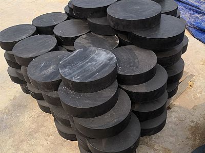 红谷滩板式橡胶支座由若干层橡胶片与薄钢板经加压硫化